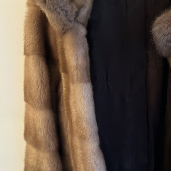 NEW Champagne color natural mink fur coat - Picture 7 of 11